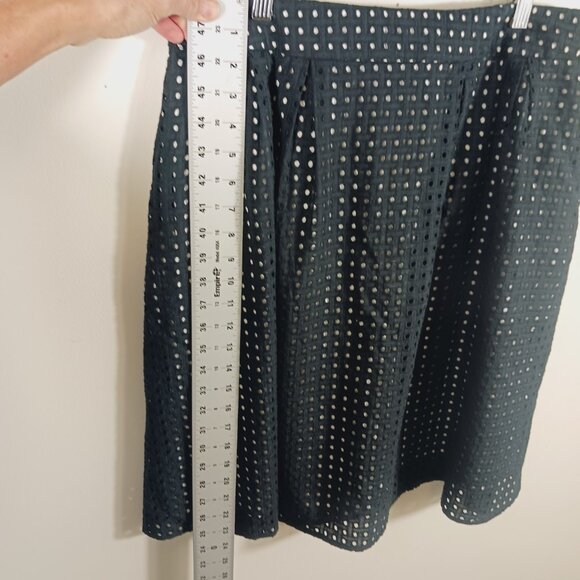 Dennis Basso Black Eyelet Pleated Skirt, White Lining, Size 14, Pockets, Classic - Picture 11 of 12